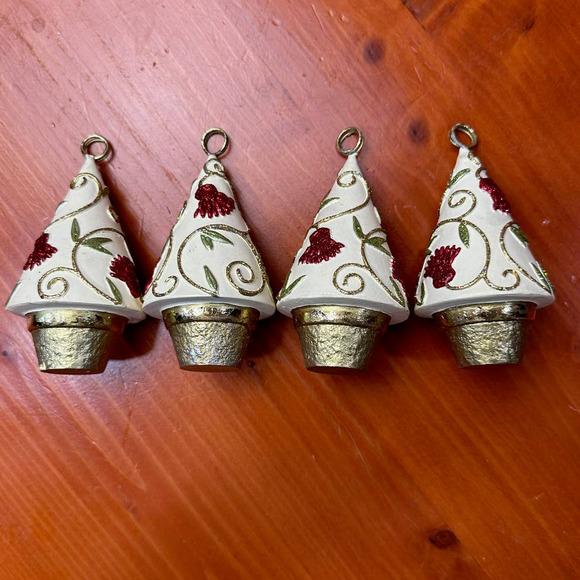 NWT- Silvestri Resin Christmas Tree Place/Name Card Holders - 2 sets of 4 - Picture 2 of 13